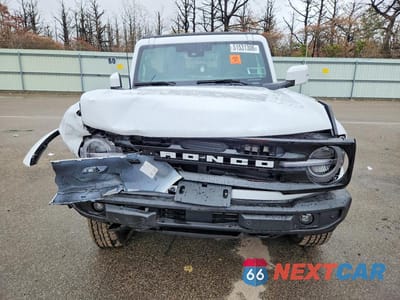 Piąte zdjęcie samochodu w środku: 2025 FORD BRONCO OUTER BANKS VIN:1FMDE8BH4SLB18604 - miniatura