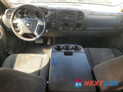 Zdjęcie 8 z 12 samochodu: 2011 CHEVROLET SILVERADO K1500 LT VIN:3GCPKSE37BG273037 - miniatura