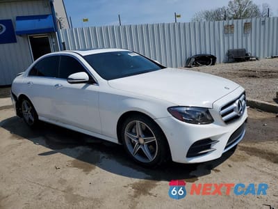 Czwarte zdjęcie samochodu z boku: 2017 MERCEDES-BENZ E 300 4MATIC VIN:WDDZF4KB9HA017208 - miniatura