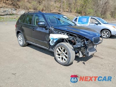 Czwarte zdjęcie samochodu z boku: 2011 BMW X5 XDRIVE35I VIN:5UXZV4C50BL411471 - miniatura