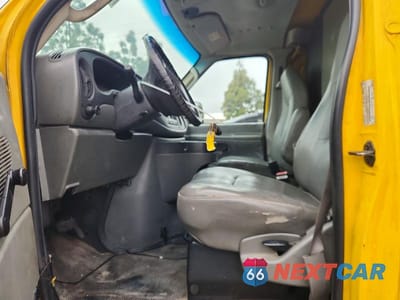 Zdjęcie 7 z 13 samochodu: 2007 FORD ECONOLINE E250 VAN VIN:1FTNE24W07DB03892 - miniatura