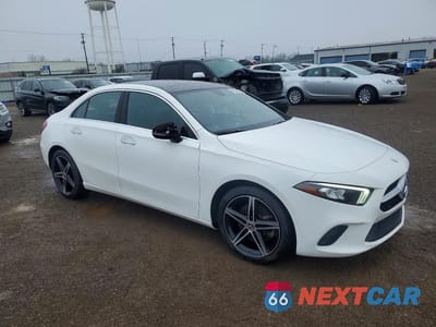 Czwarte zdjęcie samochodu z boku: 2022 MERCEDES-BENZ A 220 4MATIC VIN:W1K3G4FB5NJ349946 - miniatura