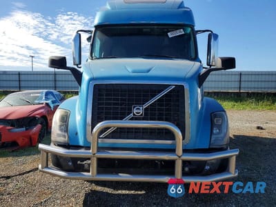 Zdjęcie 9 z 10 samochodu: 2015 VOLVO VN VNL VIN:4V4NC9EH3FN916851 - miniatura