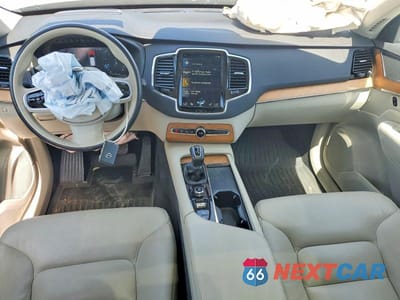 Zdjęcie 8 z 12 samochodu: 2021 VOLVO XC90 T6 MOMENTUM VIN:YV4A22PK8M1720449 - miniatura