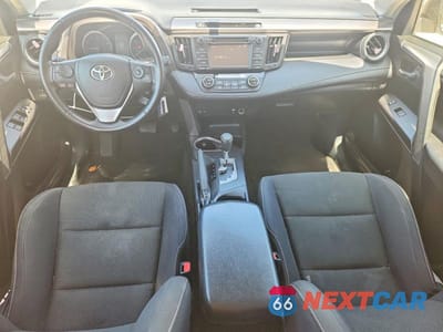 Zdjęcie 8 z 13 samochodu: 2016 TOYOTA RAV4 XLE VIN:JTMWFREV1GD082633 - miniatura