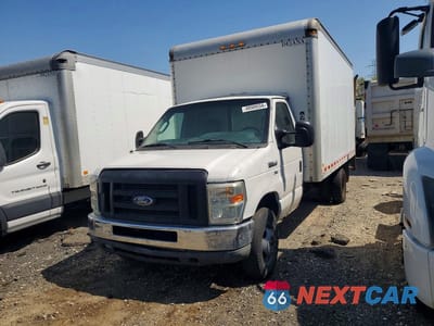 2010 FORD E350 BOX TRUCK 1FDWE3FL2ADA99862 - główne zdjęcie licytacji z USA - miniatura