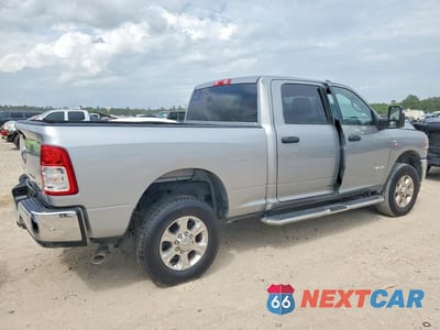 Trzecie zdjęcie samochodu z tyłu: 2024 RAM 2500 BIG HORN VIN:3C6UR5DL9RG340837 - miniatura