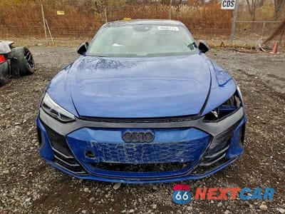 Piąte zdjęcie samochodu w środku: 2024 AUDI RS E-TRON GT VIN:WAUBHBFW3R7900076 - miniatura