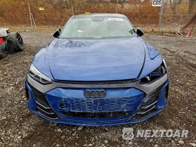 Piąte zdjęcie samochodu w środku: 2024 AUDI RS E-TRON GT VIN:WAUBHBFW3R7900076 - miniatura