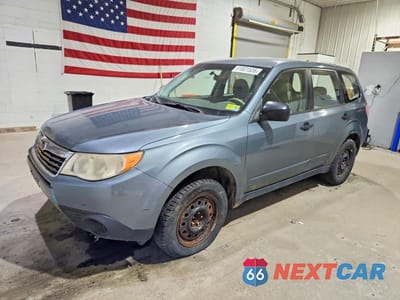 2010 SUBARU FORESTER 2.5X JF2SH6AC3AG747566 - główne zdjęcie licytacji z USA - miniatura