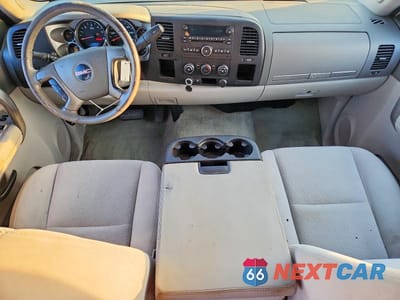 Zdjęcie 8 z 11 samochodu: 2008 GMC SIERRA C1500 VIN:3GTEC13J58G257704 - miniatura