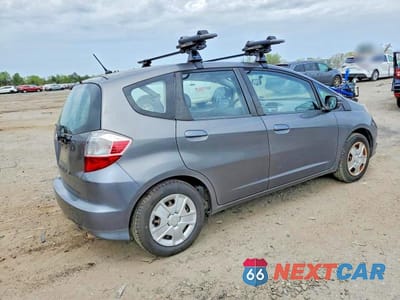 Trzecie zdjęcie samochodu z tyłu: 2013 HONDA FIT VIN:JHMGE8H33DC063710 - miniatura