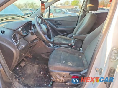 Zdjęcie 7 z 13 samochodu: 2020 CHEVROLET TRAX LS VIN:KL7CJKSB5LB321686 - miniatura