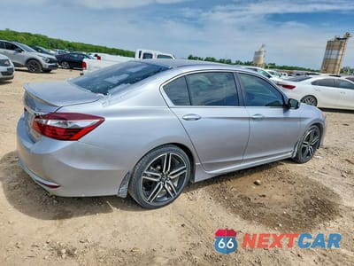 Trzecie zdjęcie samochodu z tyłu: 2017 HONDA ACCORD SPORT VIN:1HGCR2F54HA232819 - miniatura