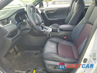 Zdjęcie 7 z 14 samochodu: 2024 TOYOTA RAV4 PRIME XSE VIN:JTMEB3FV2RD208679 - miniatura