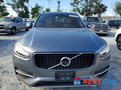 Piąte zdjęcie samochodu w środku: 2017 VOLVO XC90 T6 VIN:YV4A22PK7H1154838 - miniatura