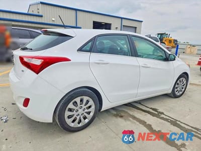 Trzecie zdjęcie samochodu z tyłu: 2016 HYUNDAI ELANTRA GT BASE VIN:KMHD35LH0GU305004 - miniatura
