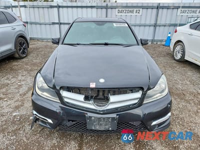 Piąte zdjęcie samochodu w środku: 2012 MERCEDES-BENZ C 250 4MATIC VIN:WDDGF8FB7CA689348 - miniatura