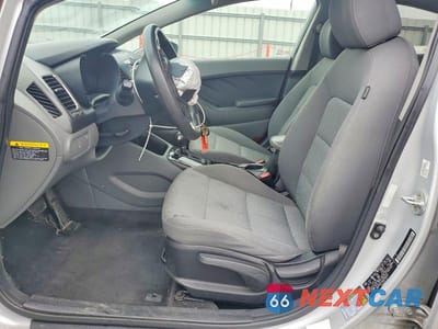 Zdjęcie 7 z 12 samochodu: 2017 KIA FORTE LX VIN:3KPFK4A79HE096205 - miniatura