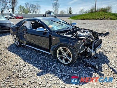 Czwarte zdjęcie samochodu z boku: 2013 AUDI S5 PRESTIGE VIN:WAUVGAFR7DA013385 - miniatura