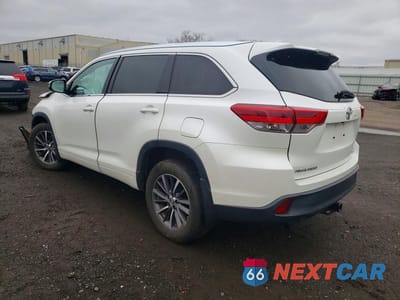Drugie zdjęcie samochodu z przodu: 2018 TOYOTA HIGHLANDER XLE VIN:5TDJZRFH8JS885932 - miniatura
