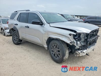 Czwarte zdjęcie samochodu z boku: 2025 TOYOTA 4RUNNER SR5 VIN:JTEVA5AR9S5006975 - miniatura