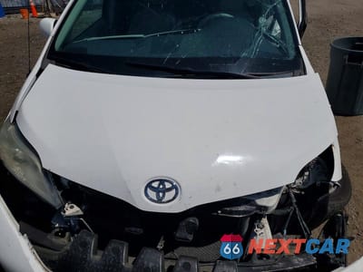Zdjęcie 12 z 13 samochodu: 2014 TOYOTA SIENNA XLE 8-PASSENGER VIN:5TDYK3DC1ES472750 - miniatura