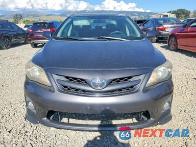 Piąte zdjęcie samochodu w środku: 2011 TOYOTA COROLLA S VIN:2T1BU4EE9BC622002 - miniatura