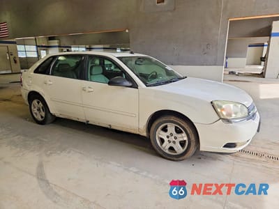 Czwarte zdjęcie samochodu z boku: 2004 CHEVROLET MALIBU MAXX LT VIN:1G1ZU648X4F197270 - miniatura