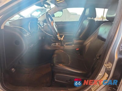 Zdjęcie 7 z 13 samochodu: 2016 CHRYSLER 300C VIN:2C3CCAEG9GH294783 - miniatura