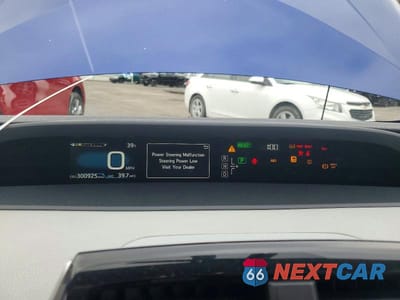 Zdjęcie 9 z 12 samochodu: 2016 TOYOTA PRIUS THREE VIN:JTDKARFU2G3503199 - miniatura