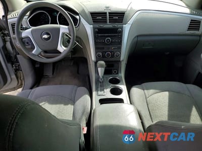 Zdjęcie 8 z 13 samochodu: 2010 CHEVROLET TRAVERSE LS VIN:1GNLVEEDXAS109215 - miniatura