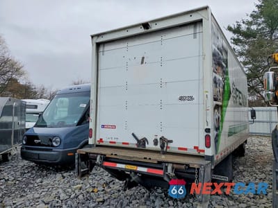 Trzecie zdjęcie samochodu z tyłu: 2022 ISUZU NRR BOX TRUCK VIN:54DE5W1L2NSR02479 - miniatura