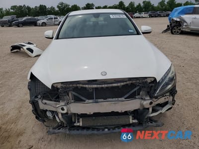 Piąte zdjęcie samochodu w środku: 2015 MERCEDES-BENZ C 300 4MATIC VIN:55SWF4KB2FU003120 - miniatura