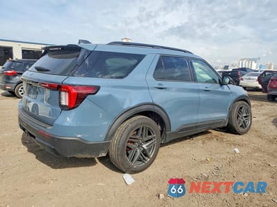 Trzecie zdjęcie samochodu z tyłu: 2025 FORD EXPLORER ST-LINE VIN:1FMUK8KH3SGB55404 - miniatura
