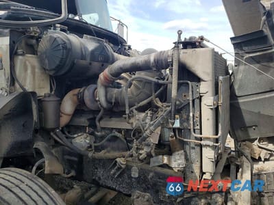 Zdjęcie 7 z 10 samochodu: 2001 MACK 600 CH600 VIN:1M1AA13YX1W141536 - miniatura