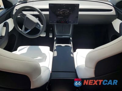 Zdjęcie 8 z 12 samochodu: 2026 TESLA MODEL Y VIN:7SAYGDET9TA629092 - miniatura