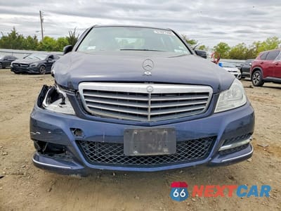 Piąte zdjęcie samochodu w środku: 2013 MERCEDES-BENZ C 300 4MATIC VIN:WDDGF8AB9DR282044 - miniatura