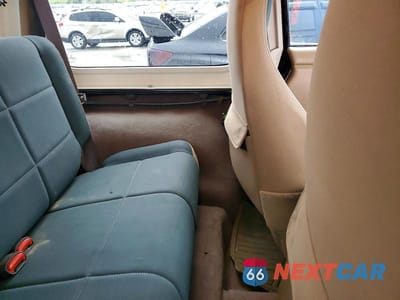 Zdjęcie 11 z 13 samochodu: 2000 JEEP WRANGLER / TJ SAHARA VIN:1J4FA59S2YP786874 - miniatura
