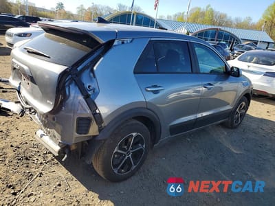 Trzecie zdjęcie samochodu z tyłu: 2026 KIA NIRO LX VIN:KNDCP3LE1T5325328 - miniatura