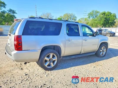 Trzecie zdjęcie samochodu z tyłu: 2013 CHEVROLET SUBURBAN K1500 LT VIN:1GNSKJE78DR374816 - miniatura