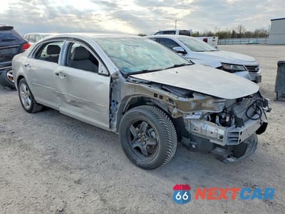 Czwarte zdjęcie samochodu z boku: 2011 CHEVROLET MALIBU LS VIN:1G1ZB5E18BF250532 - miniatura