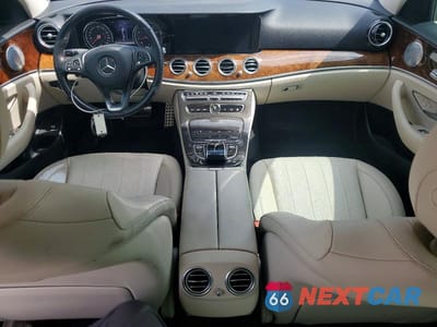 Zdjęcie 8 z 12 samochodu: 2017 MERCEDES-BENZ E 300 4MATIC VIN:WDDZF4KB2HA174613 - miniatura