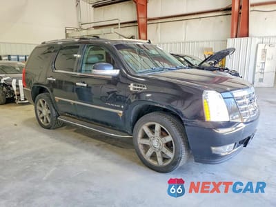 Czwarte zdjęcie samochodu z boku: 2008 CADILLAC ESCALADE LUXURY VIN:1GYFK63848R116537 - miniatura