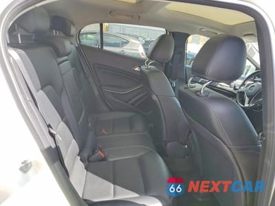 Zdjęcie 10 z 11 samochodu: 2015 MERCEDES-BENZ GLA 250 VIN:WDCTG4EBXFJ153007 - miniatura