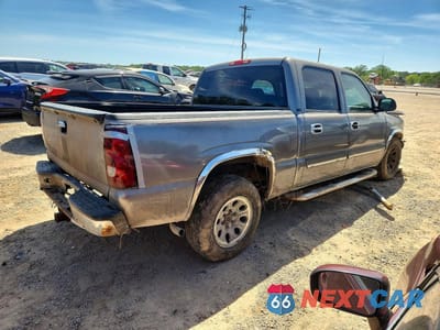 Trzecie zdjęcie samochodu z tyłu: 2006 CHEVROLET SILVERADO C1500 VIN:2GCEC13ZX61354571 - miniatura