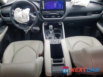 Zdjęcie 8 z 13 samochodu: 2024 TOYOTA GRAND HIGHLANDER XLE VIN:5TDAAAB53RS004439 - miniatura
