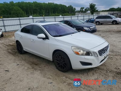 Czwarte zdjęcie samochodu z boku: 2013 VOLVO S60 T5 VIN:YV1612FS1D1226585 - miniatura