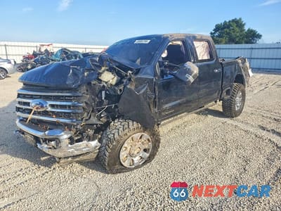 2024 FORD F250 SUPER DUTY 1FT8W2BT2RED80284 - główne zdjęcie licytacji z USA - miniatura