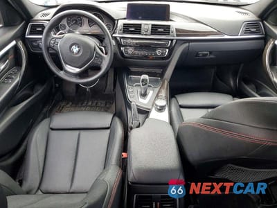 Zdjęcie 8 z 12 samochodu: 2018 BMW 330 XI VIN:WBA8D9C58JEB35444 - miniatura